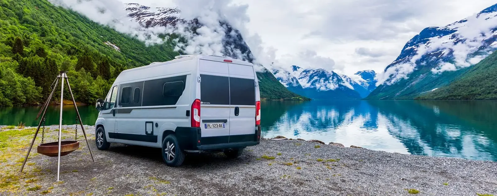 Location de vans aménagés et accessoires camping-car