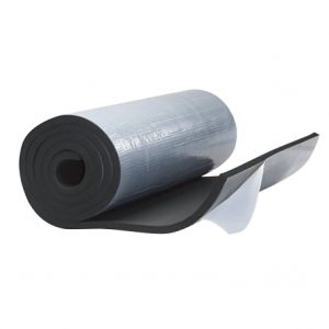 Isolant auto-adhésif ARMAFLEX : performance thermique durable, protection antibactérienne Microban®, pose rapide et maîtrise optimale de la condensation.